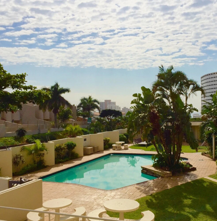 Sea La Vie Umhlanga - Main Beach Access by WhereToGo