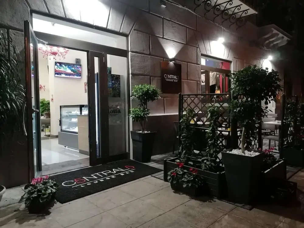 55 Aira Hotel