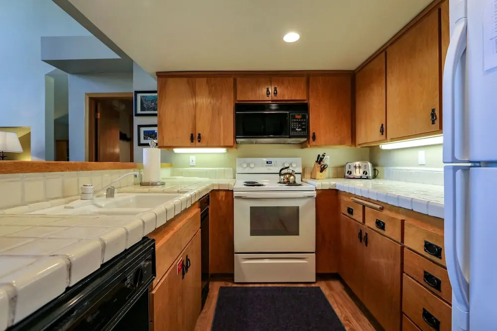 Snowcreek 878 2 Bedrooms 3 Bathrooms Condo