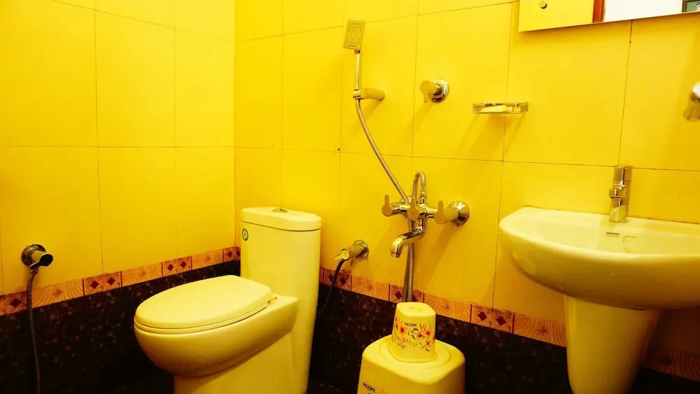 Thayamkery's Royal inn