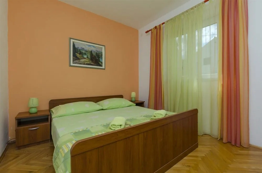 Apartments Ita - Postira