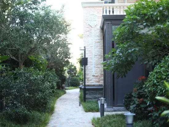 White Dolphins Villa