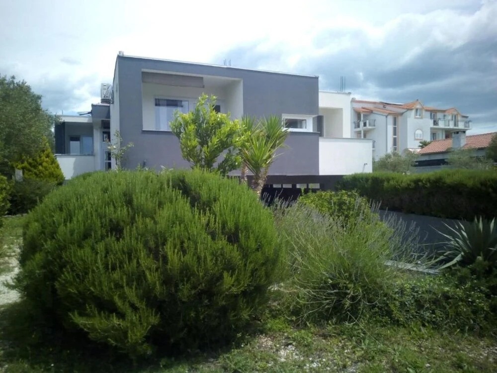 Apartments Dora 2