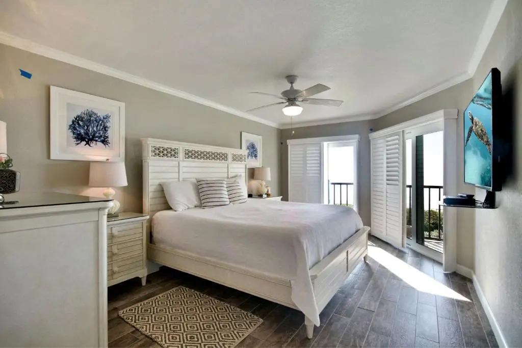Land's End 10-402 Beach Front - Premier