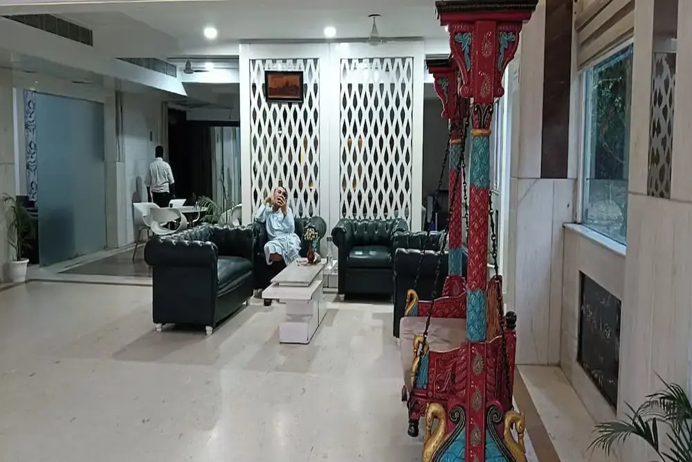 Zen Inn Luxury Hotel