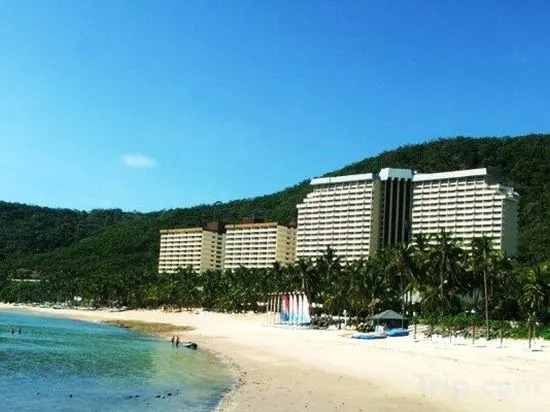 Frangipani Beachfront Lodge 208 on Hamilton Island by HamoRent