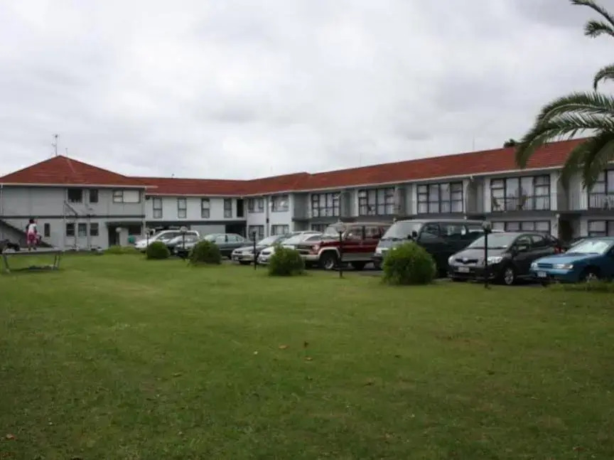 Airport Travel Air Motor Inn