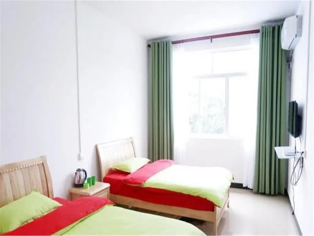 Yangsuo Mumu Sketch Base River Inn