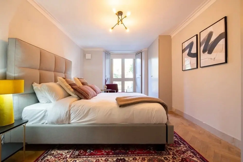 The Richmond Upon Thames Escape - Modern & Bright 2BDR Flat with Parking