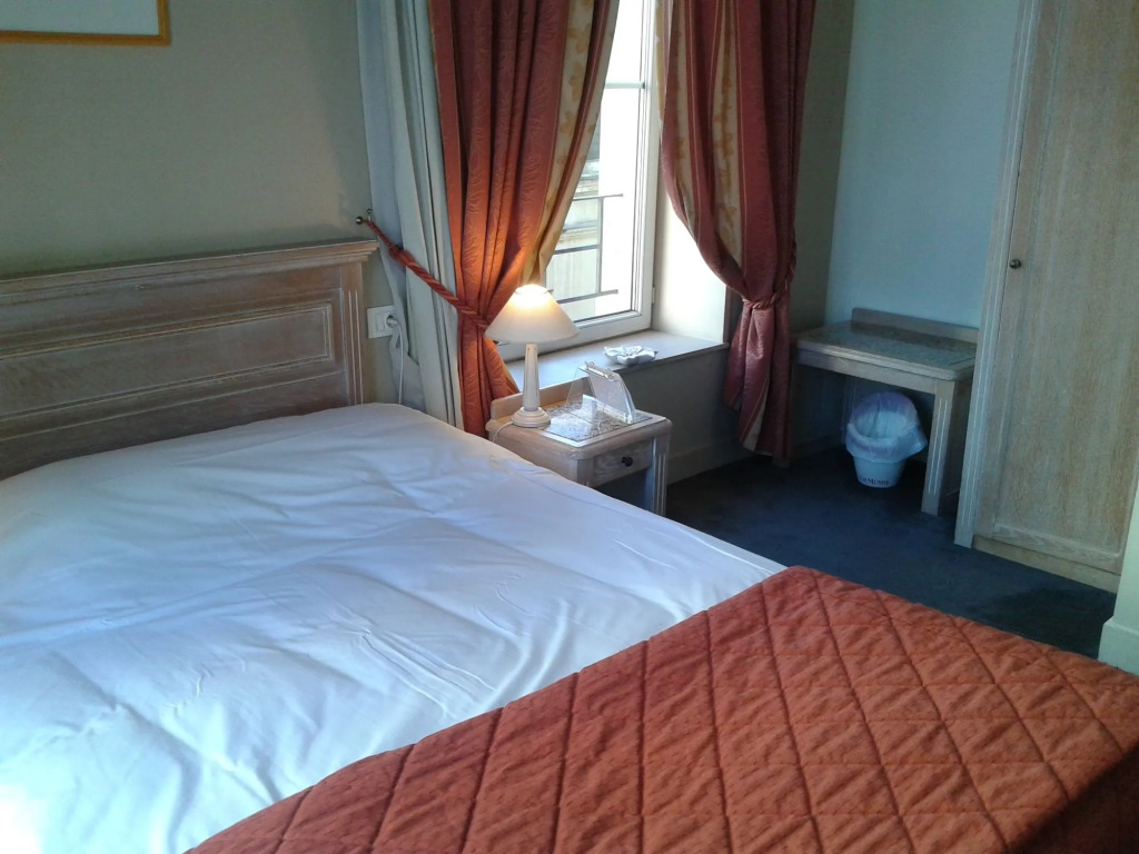 Hotel Aux Sacres Reims, Centre Historique