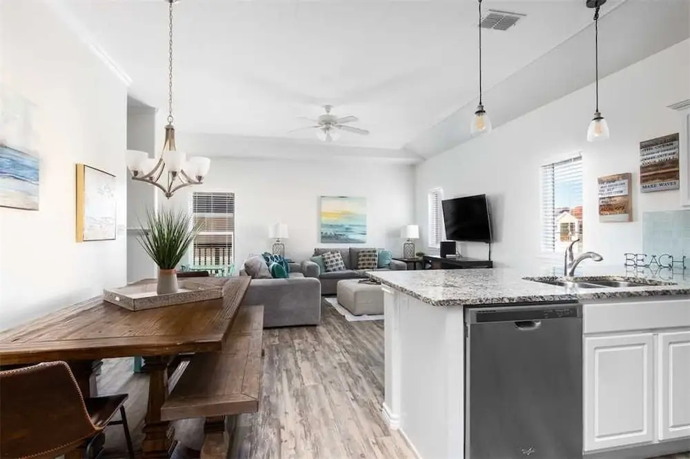 1813 S 11th Townhome #601 5 Bedrooms 4.5 Bathrooms Townhouse