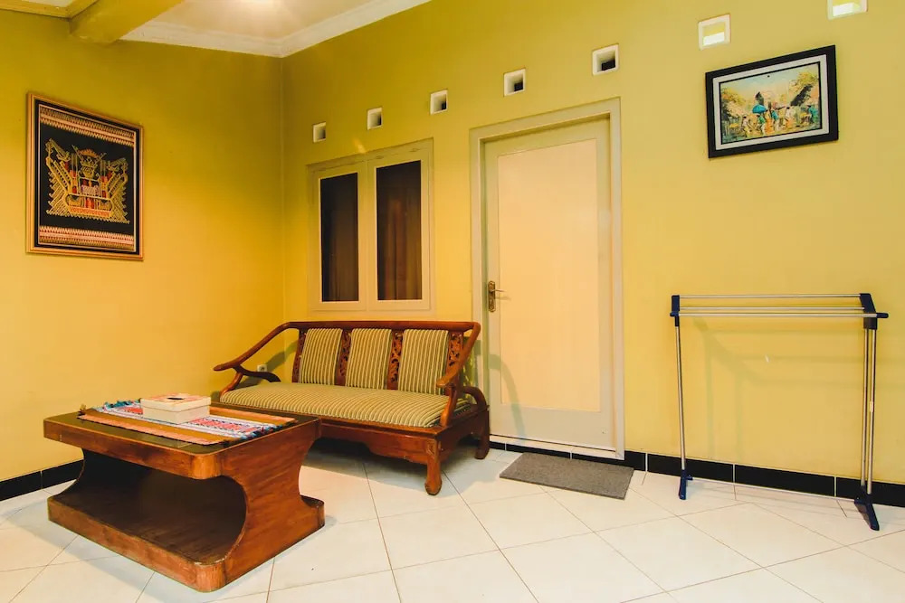 Griya Batik Giri Sekar Homestay Syariah