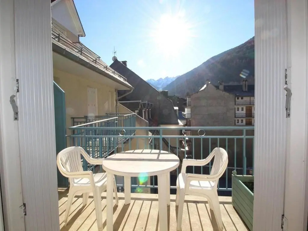 Appartement Bagnères-de-Luchon, 2 pièces, 4 personnes - FR-1-313-195