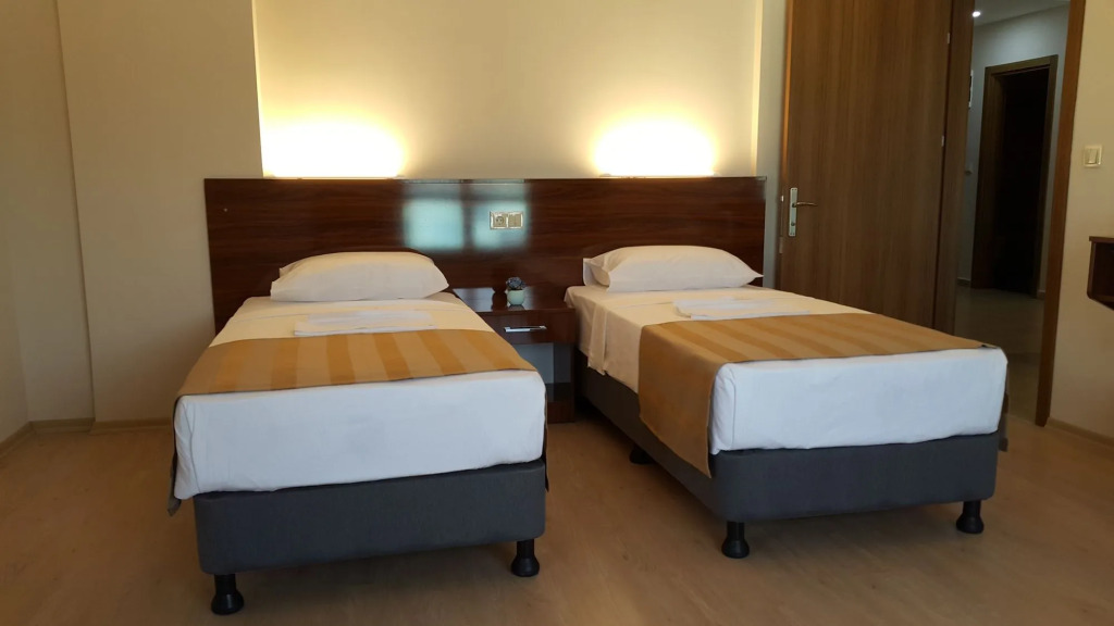 Midi Suites & Hotels