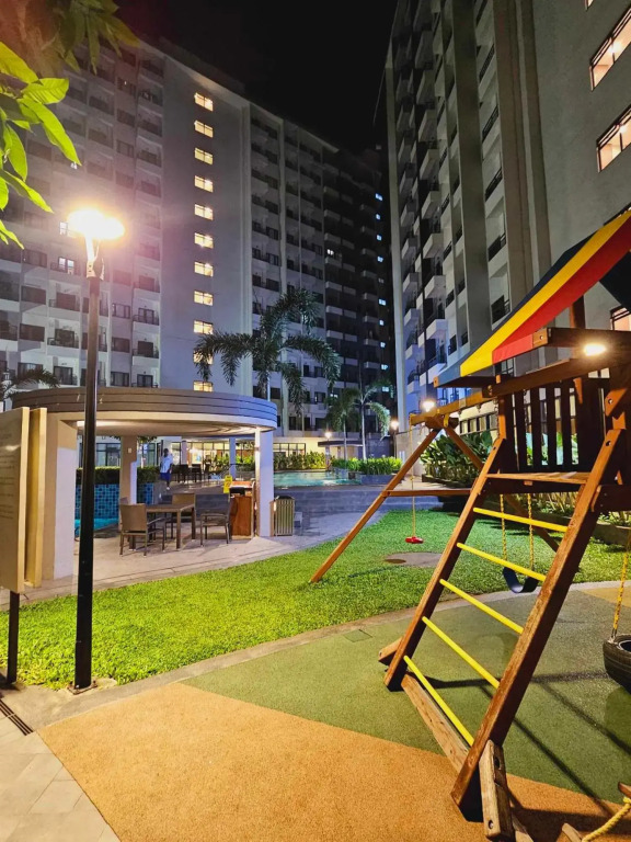 SM Spring Residences Tower 2 Condominium Bicutan Parañaque