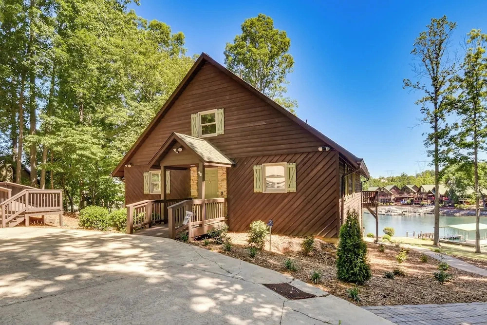 Game Room, Dock & More! Panoramic Lakefront Oasis