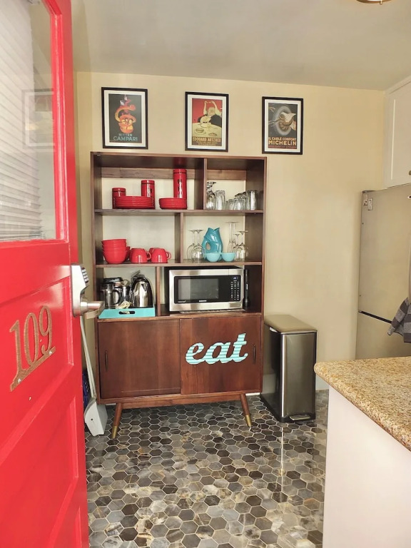 Beach Bungalow-lb