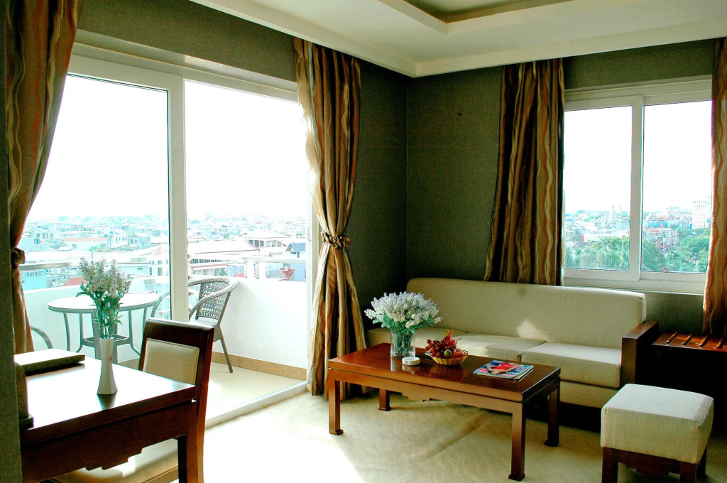 Level Hotel