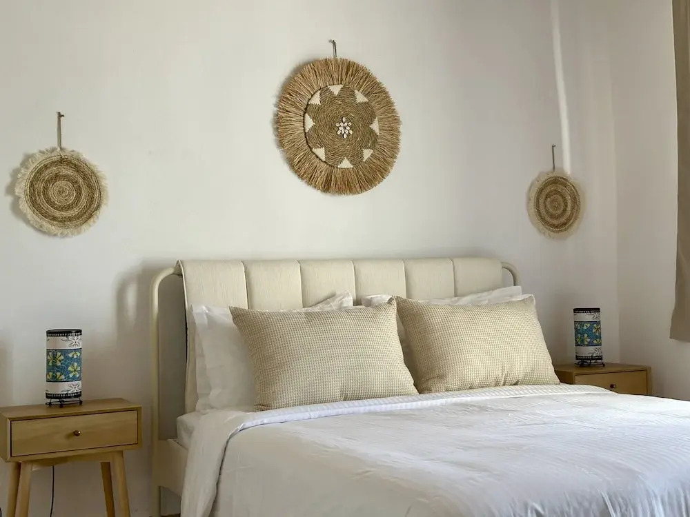 Nesa Paros