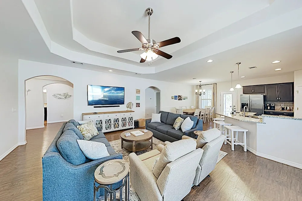 Cypress Breeze Plantation W/ Pool, Near Beach 4 Bedroom Home
