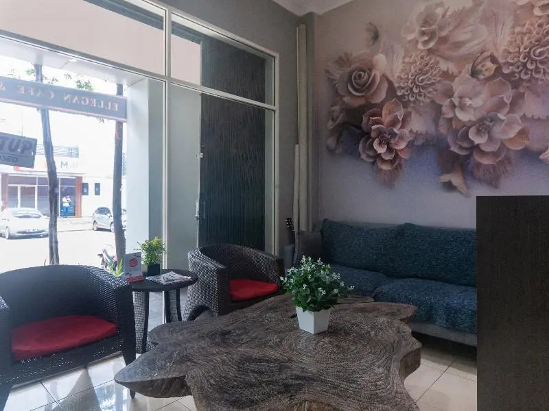 Ellegan Residence by OYO Rooms
