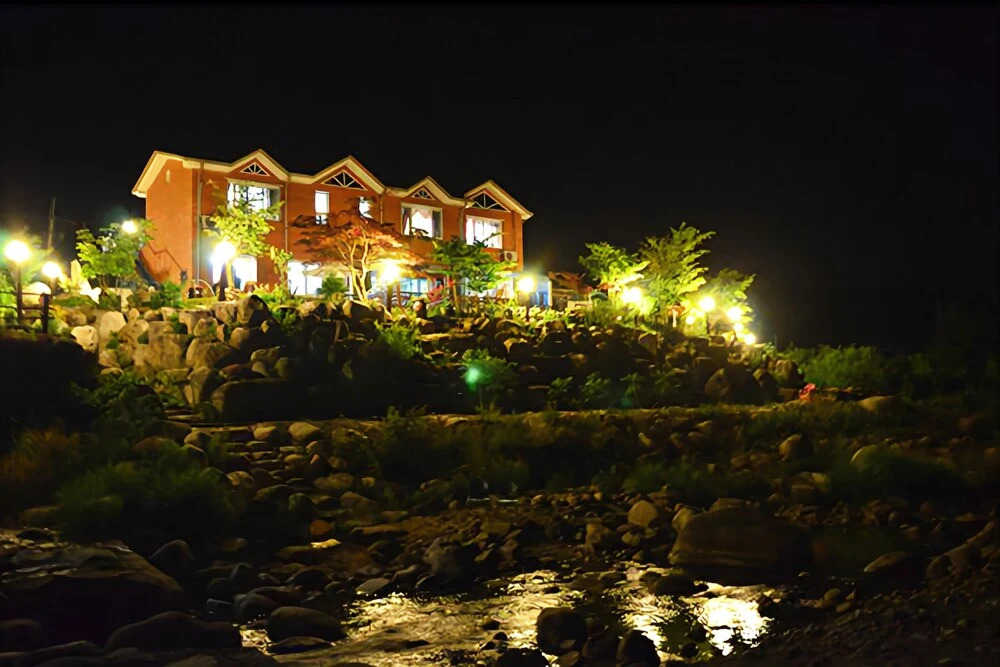 Gangneung Rest Under The Tree Pension