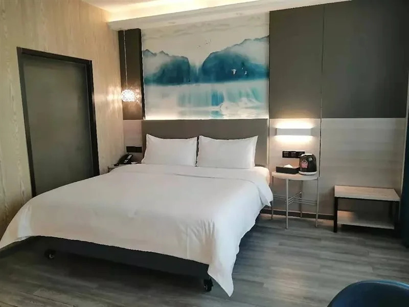 Hanting Hotel Shenzhen Longgang Nanlian Metro Station