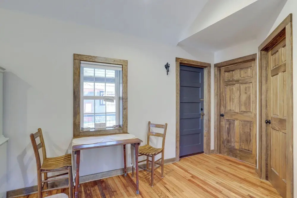 2 Blocks to Appalachian Trail! Couple's Retreat