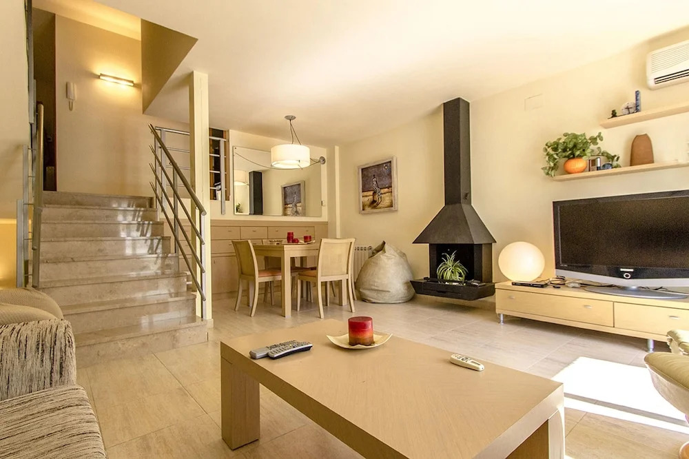 House With 3 Bedrooms in Tarragona, With Wonderful Mountain View, Priv