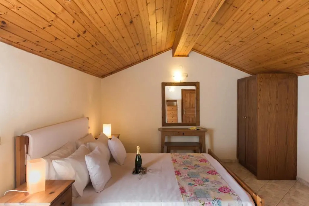 Corfu Villa Kokkini with swimming pool