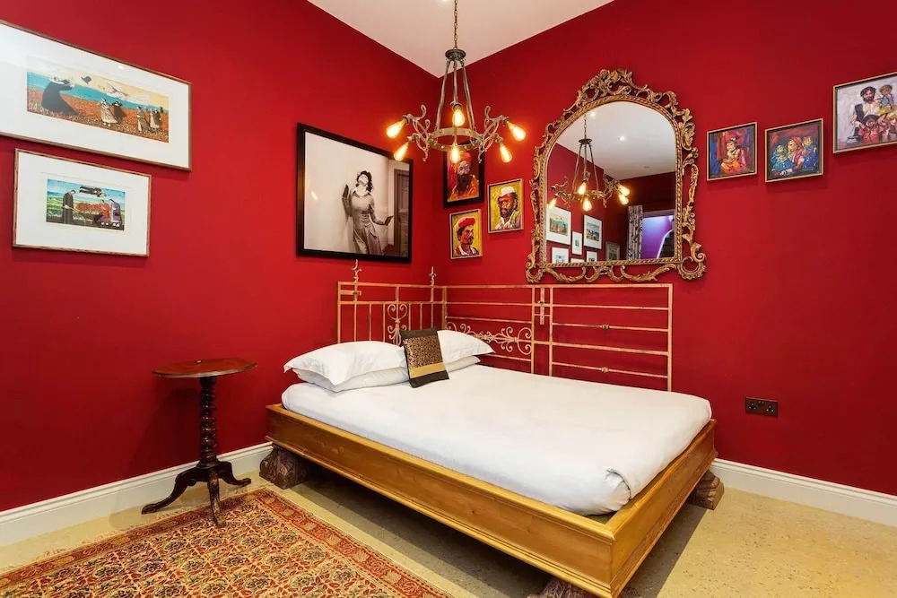 Opulent Colours in North-west London