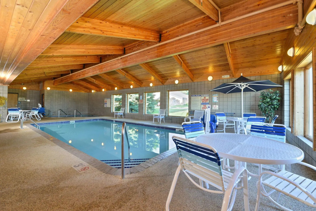 Stillwater Inn & Suites