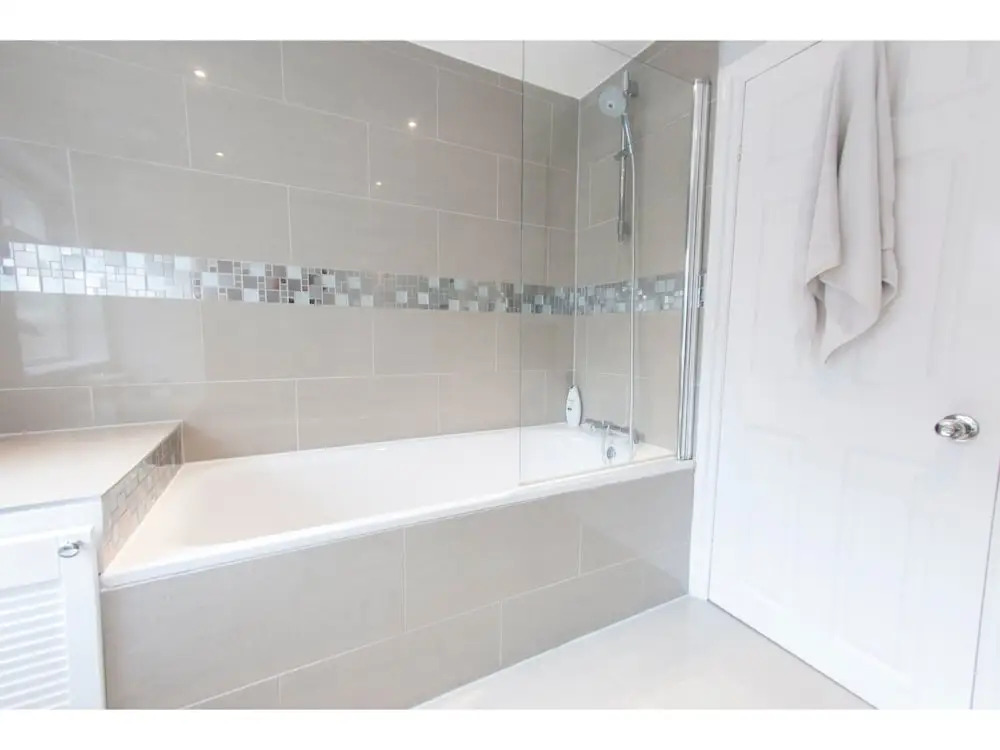 Bright & Spacious Garden Flat for 4 in London