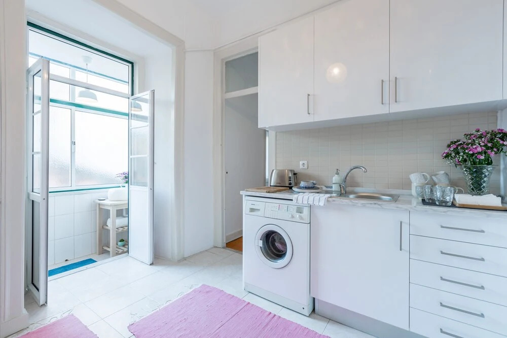 Spacious, Bright and Sunny Apartment, By TimeCooler