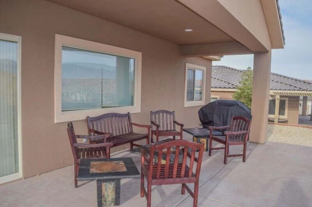 David and Margo Merrill - 3 Br Home