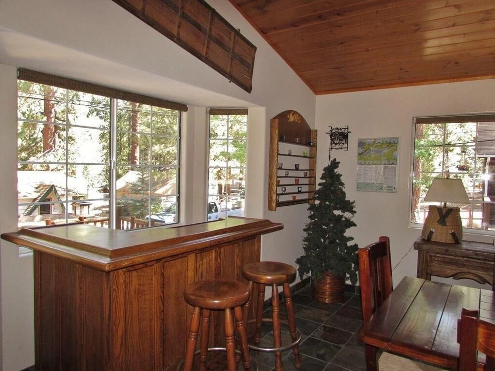 100 Cedar Hideaway Home