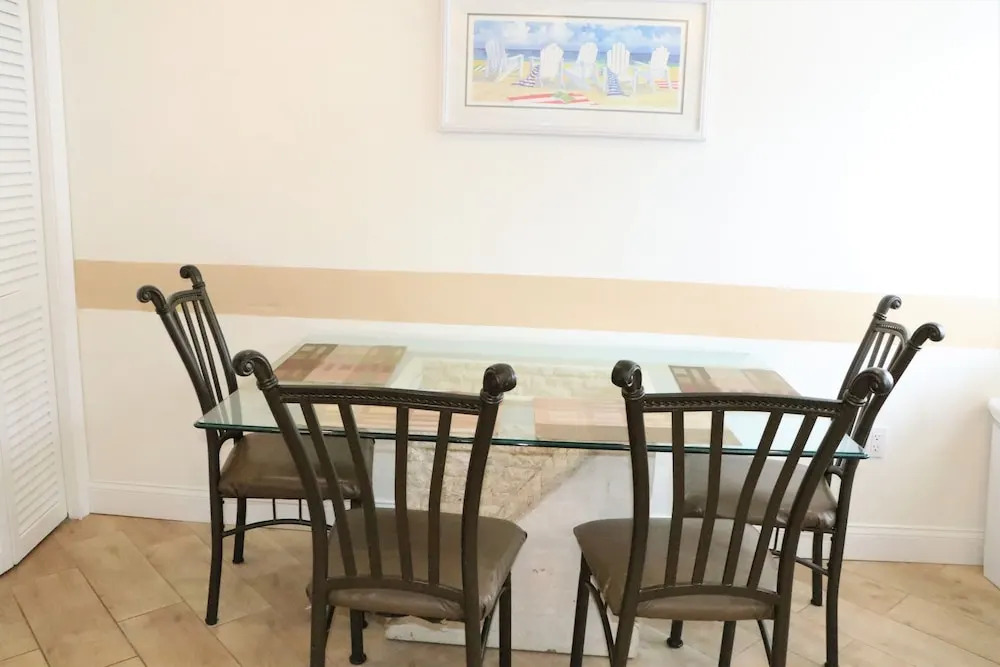 Siesta Beach House #303 2 Bedrooms 1.5 Bathroom Townhouse