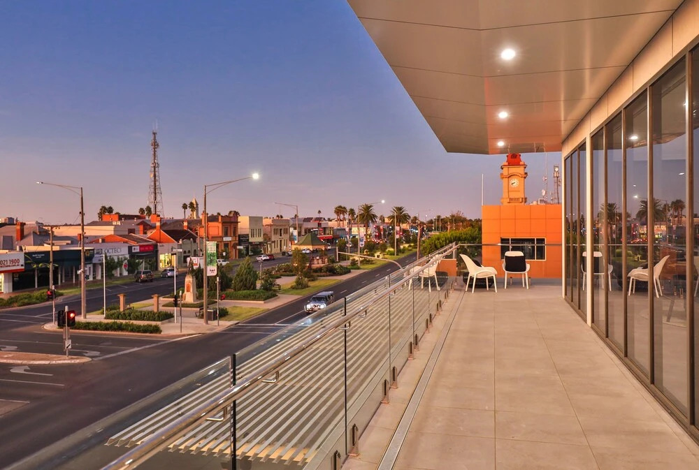 Indulge Apartments - City View Penthouses