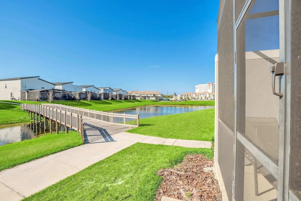 Lake View and Mickey Room! Stunning Home! #5sl851