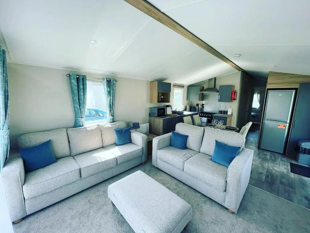 J2 static caravan at Fairway Holiday Park