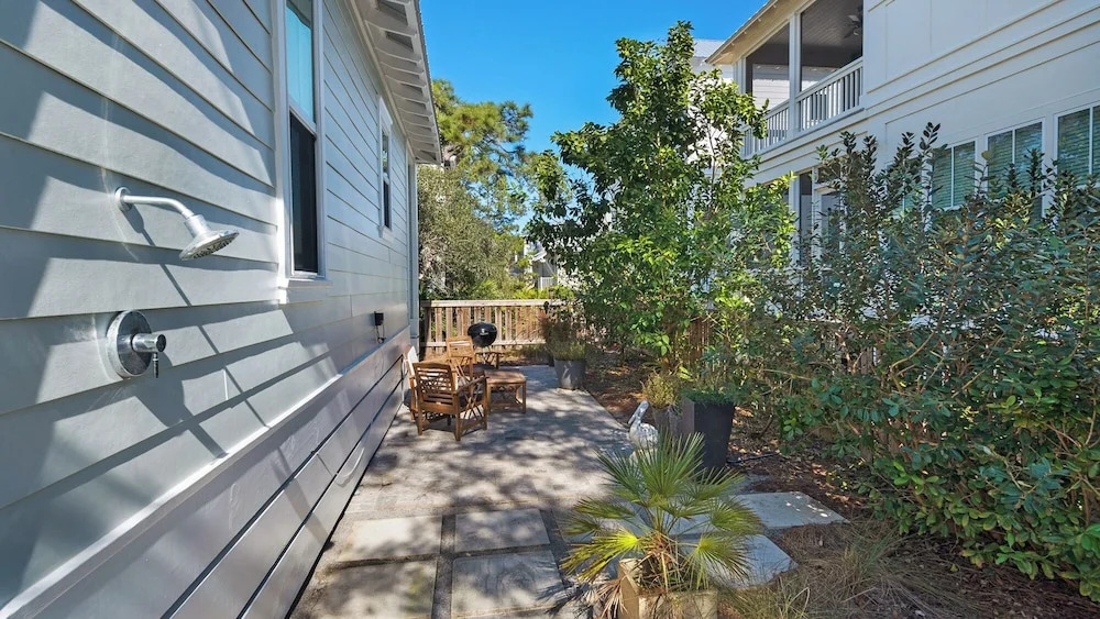 Modern Beach Home in Seagrove - Across From Eastern Lake