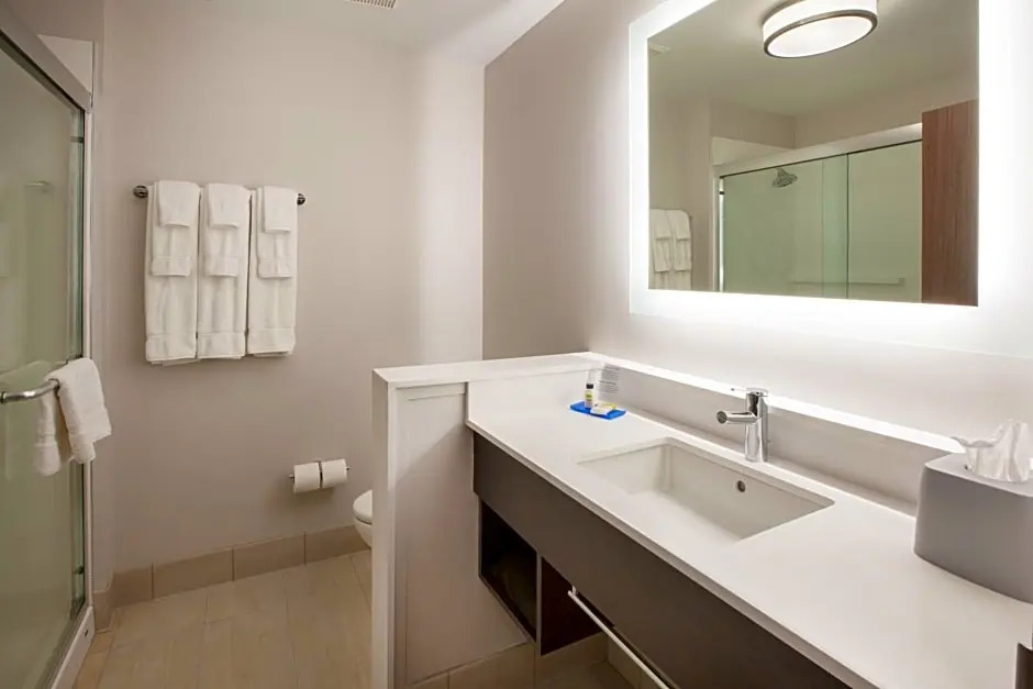 Holiday Inn Express & Suites - Milan - Sandusky Area by IHG