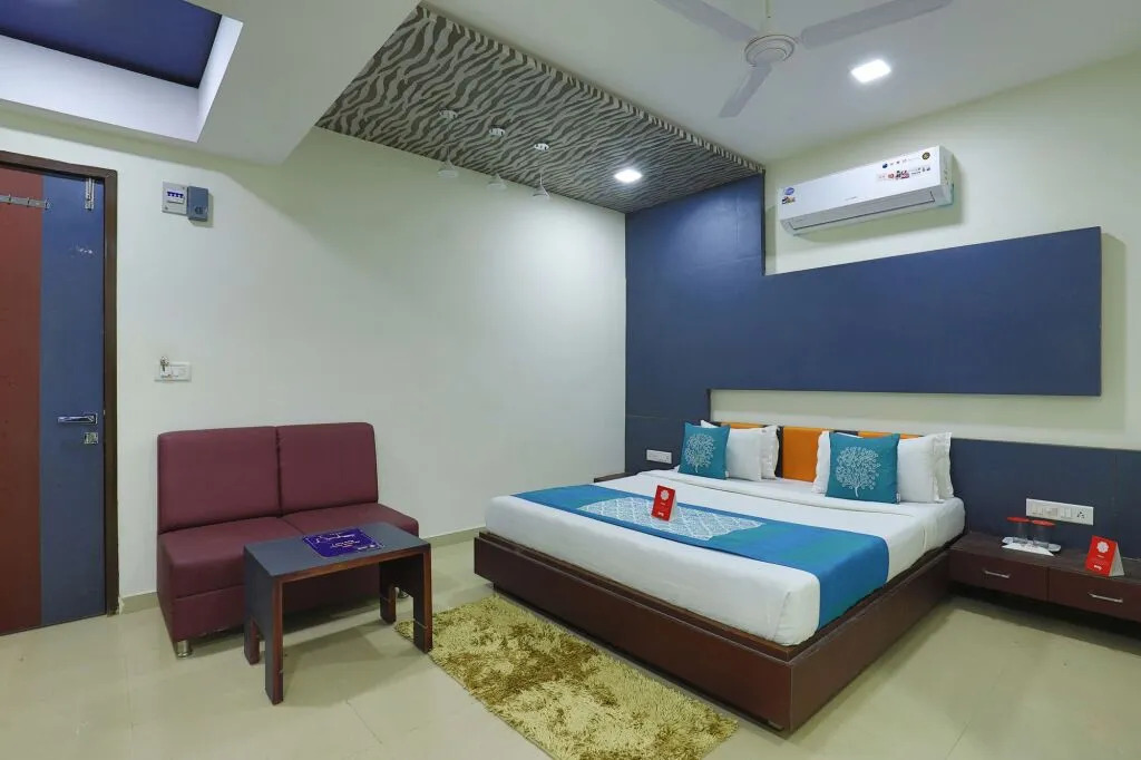 Hotel Meet Palace By OYO Rooms