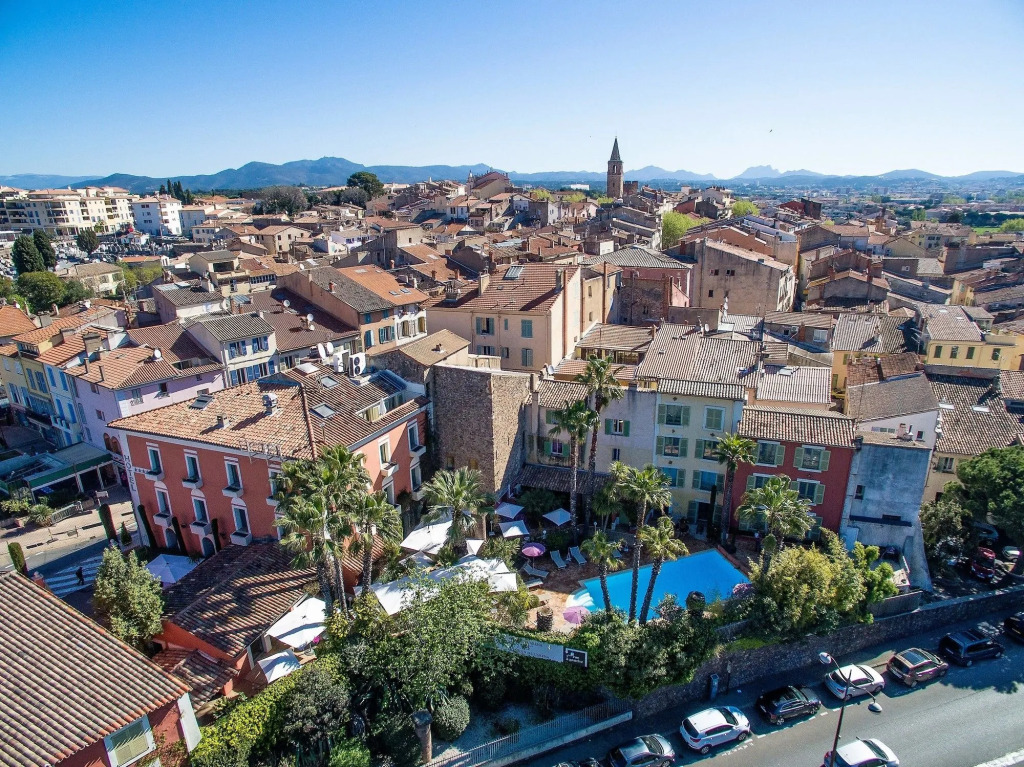 Hôtel lArena