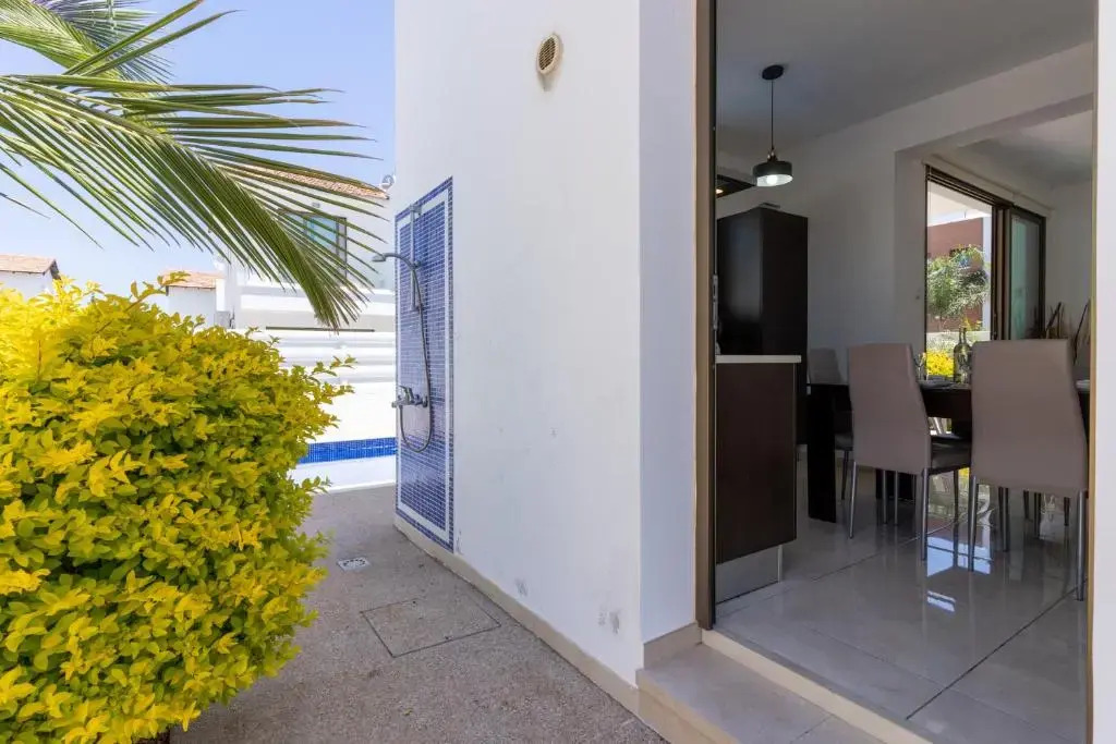 Sea La Vie 3-BR Villa in Protaras
