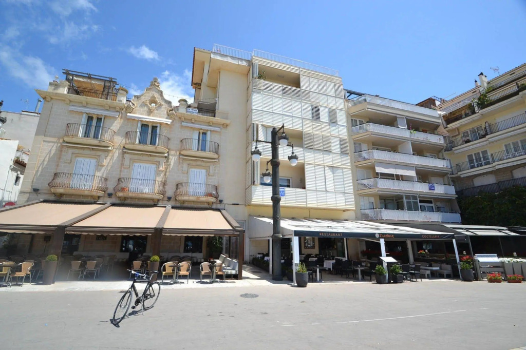 Sea Front Apartment