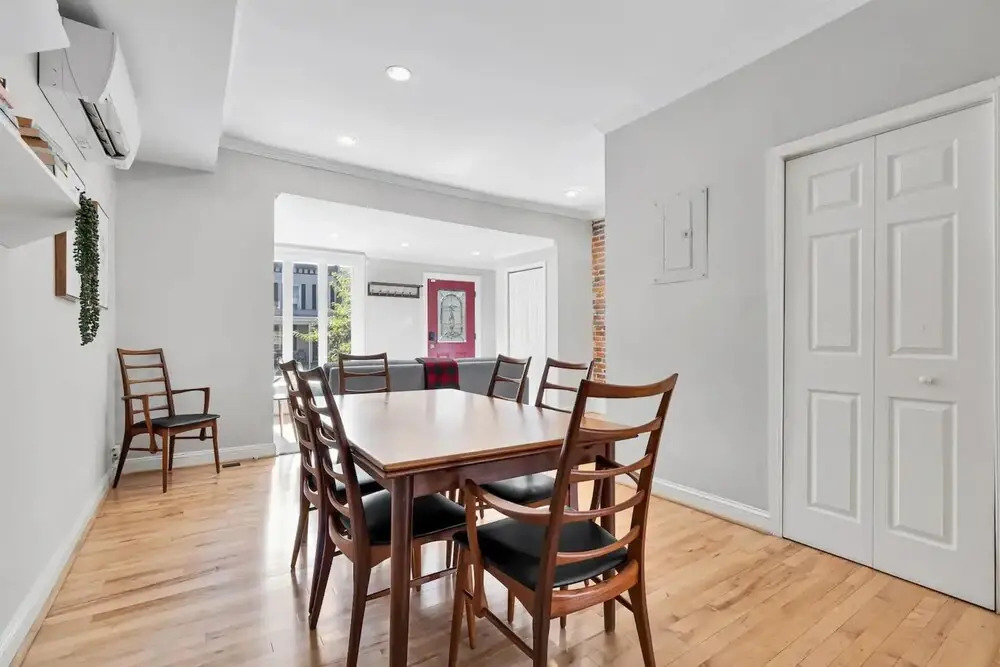 3-br DC Townhome Getaway Close to It All