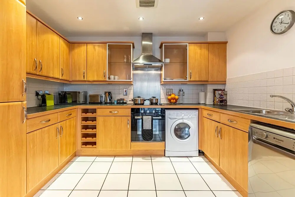 Celador Apartments - Riverside House Serviced Apartments