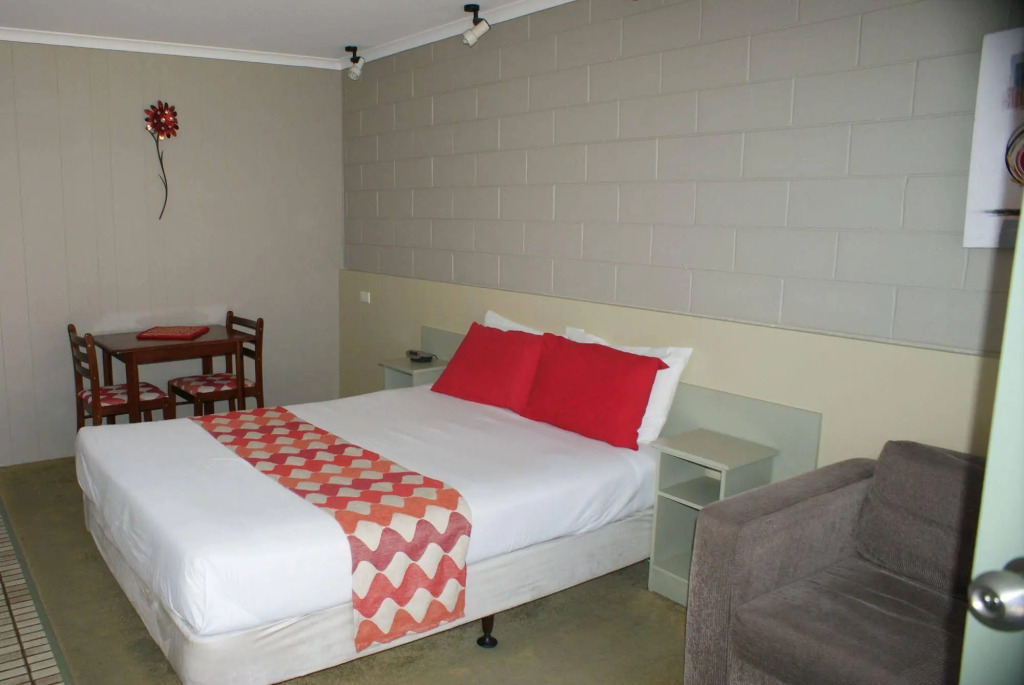 Sandbar Motel
