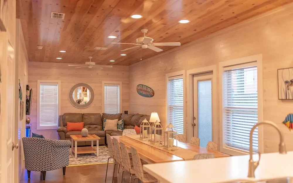 Beach Bear Lodge Unit 1 4 Bedrooms 3.5 Bathrooms Home
